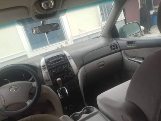 A picture of EXTREMELY SOUND PRE OWNED 2009 TOYOTA SIENNA LE POWER DOOR