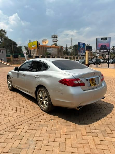 A picture of Nissan fuga