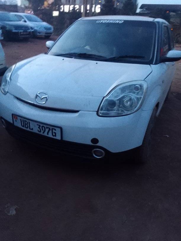 A picture of A verisa car