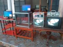 A picture of Meza ya Tv elfu 45 kabati la kioo laki 1