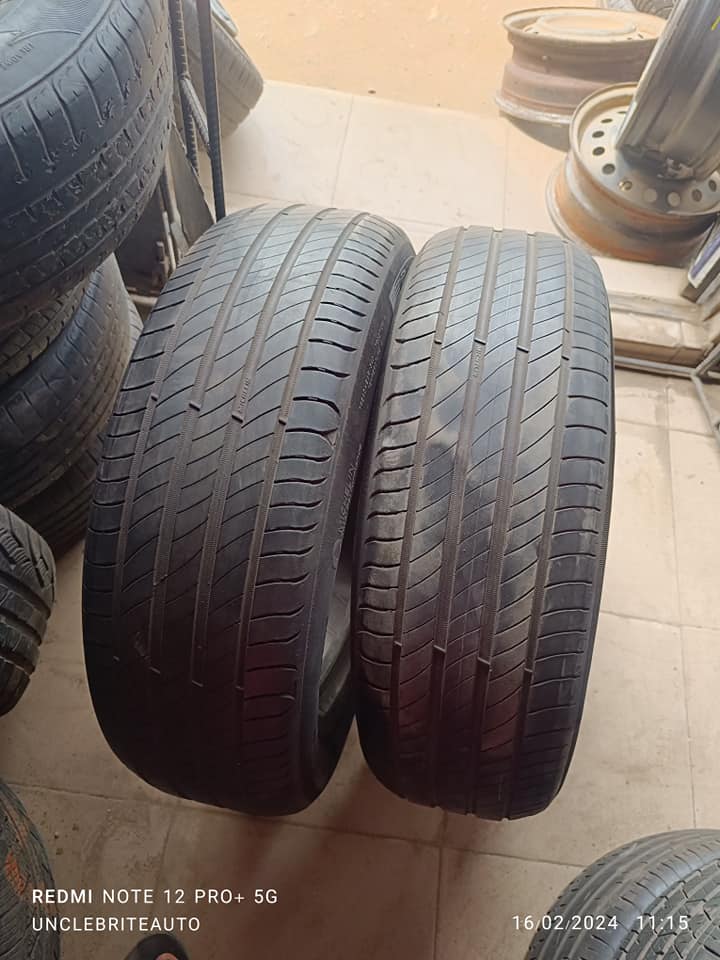 A picture of 215 65 17 tokunbo tyres available for sale