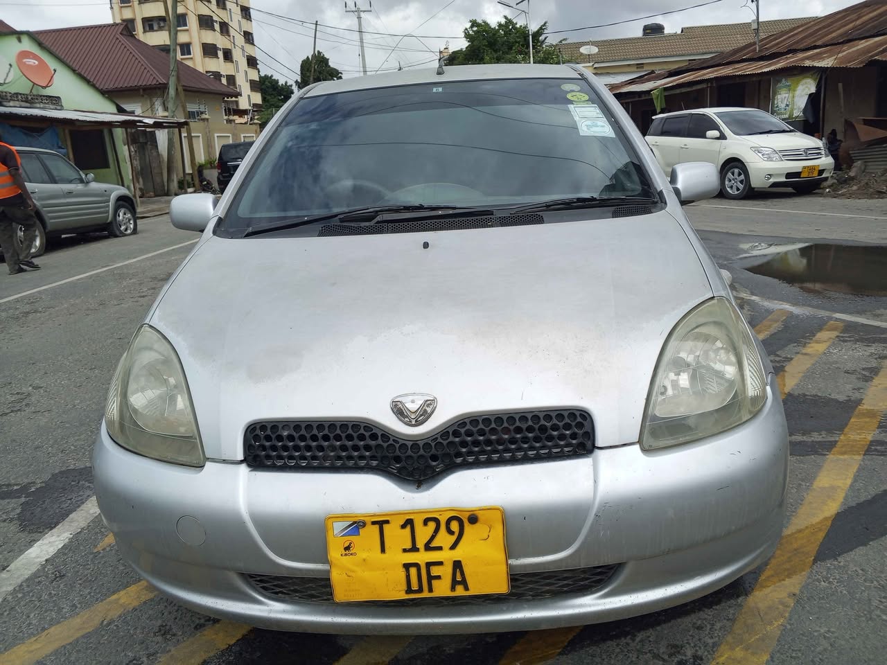 A picture of VITZ ON sale CC 900 YEAR.2004 FUll AC PRICE.7.4 CAll