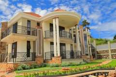 Kyle R.