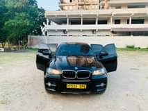 A picture of BMW X6