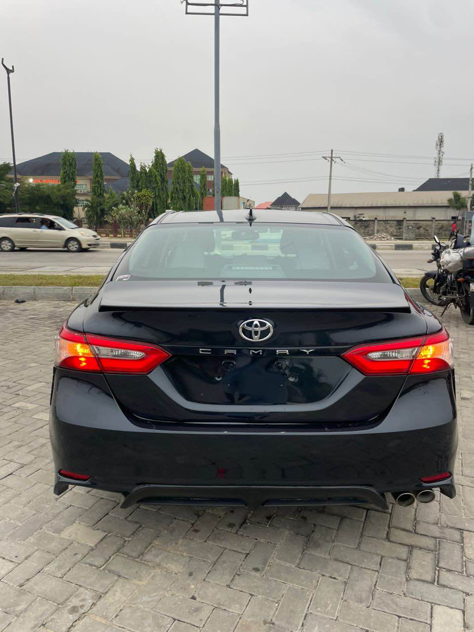 A picture of Toyota Camry 2019 SE