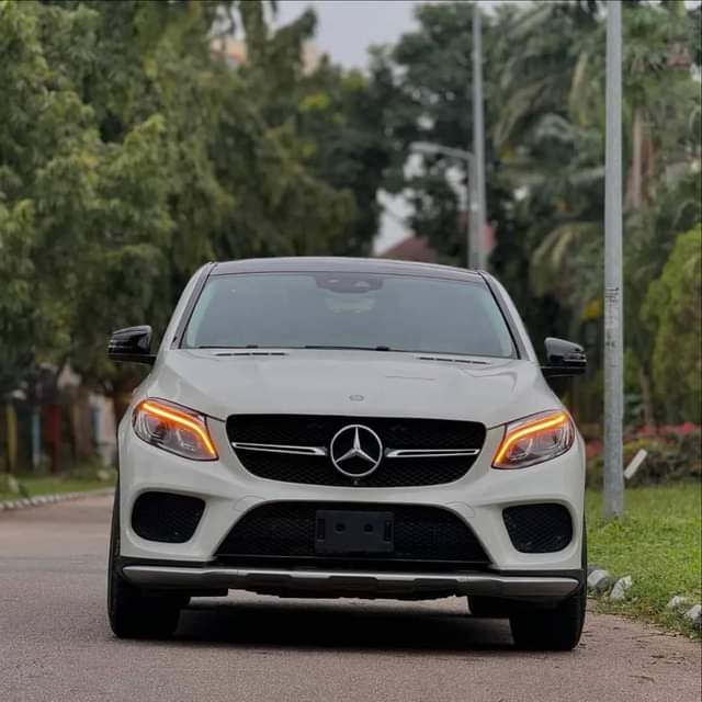 A picture of FOR SALE Super Clean Foreign used Mercedes Benz GLE450 fullest
