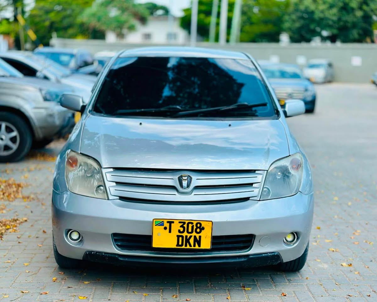 A picture of TOYOTA IST 0767058883