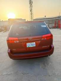 A picture of 2005 Sienna