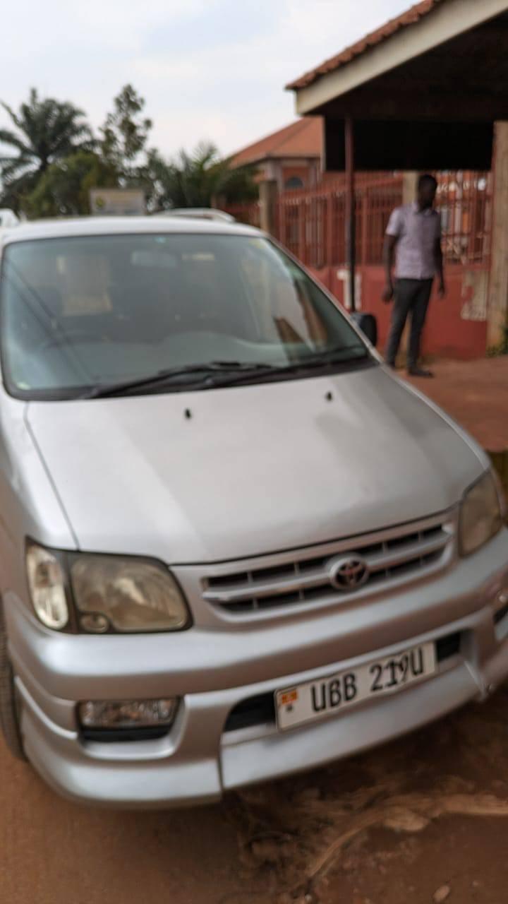 A picture of Toyota Noah