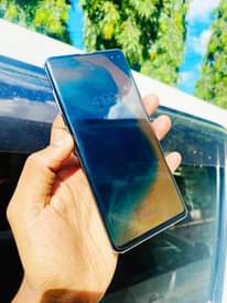A picture of Samsung S10 plus