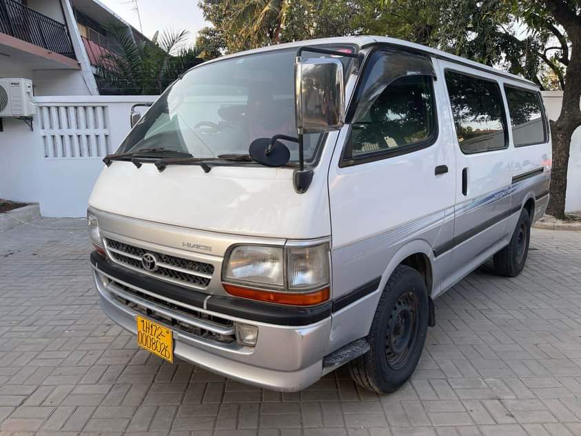 A picture of TOYOTA HIACE ENGINE 5L DIESEL AUTOMATIC TRANSMISSIONS FULL AC FORG
