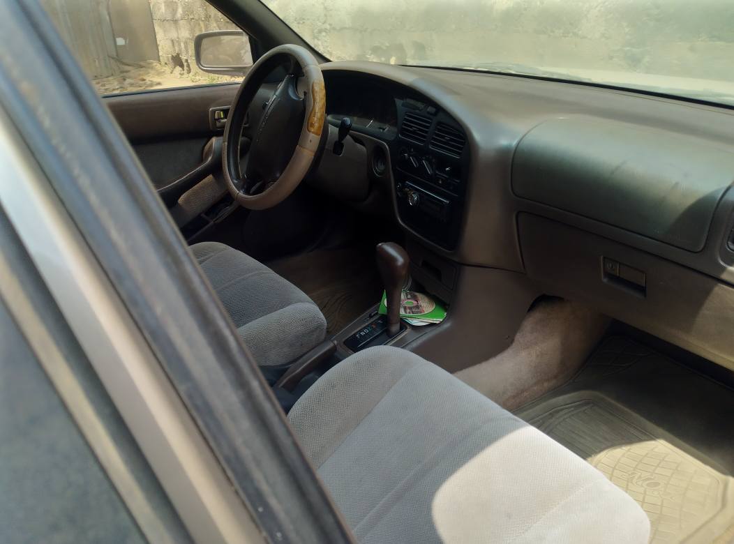 A picture of Toyota Camry Orobo