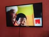 A picture of Tv 40 inch 32 inch