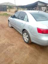 A picture of Hyundai sonata 2005 for sale in ikorodu 08081315628 08036708656