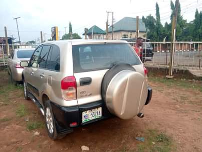 A picture of Clean Toyota RAV4