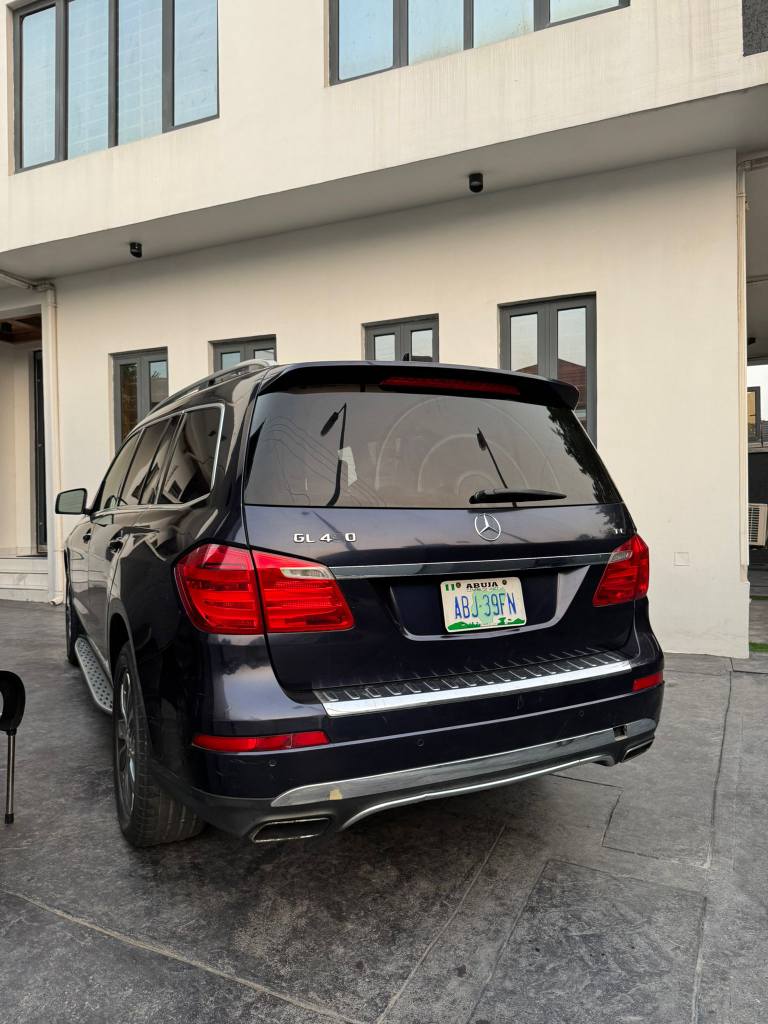 A picture of MERCEDES BENZ GL450 2013
