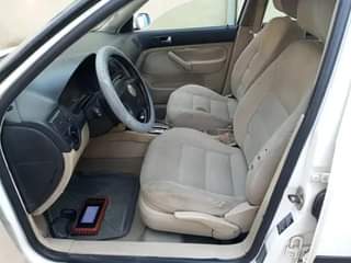 A picture of Volkswagen Golf 2003
