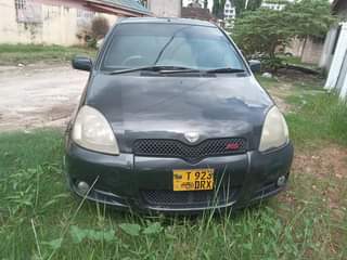 A picture of Vitz RS iyo manyu balaa kabisa Injin 2NZ 1290vvti Gia