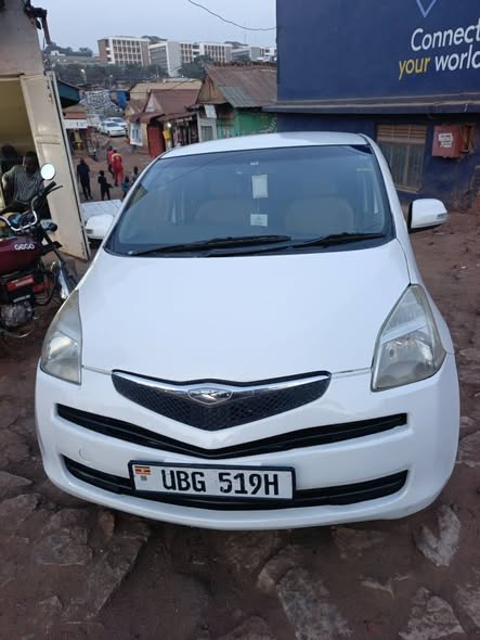 A picture of Toyota Ractis 15 5m