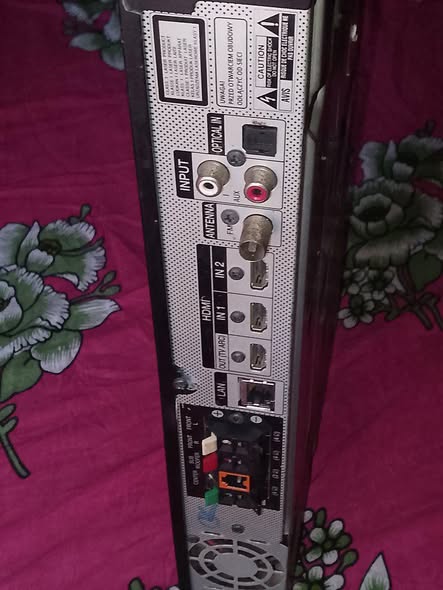 A picture of LG SMART HOMETHEATER 3D BLUETOOTH NETFLIX YOUTUBE
