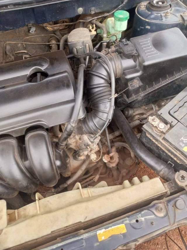 A picture of Toyota Corolla 04