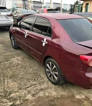 A picture of 2005 Toyota 2005 Sedan