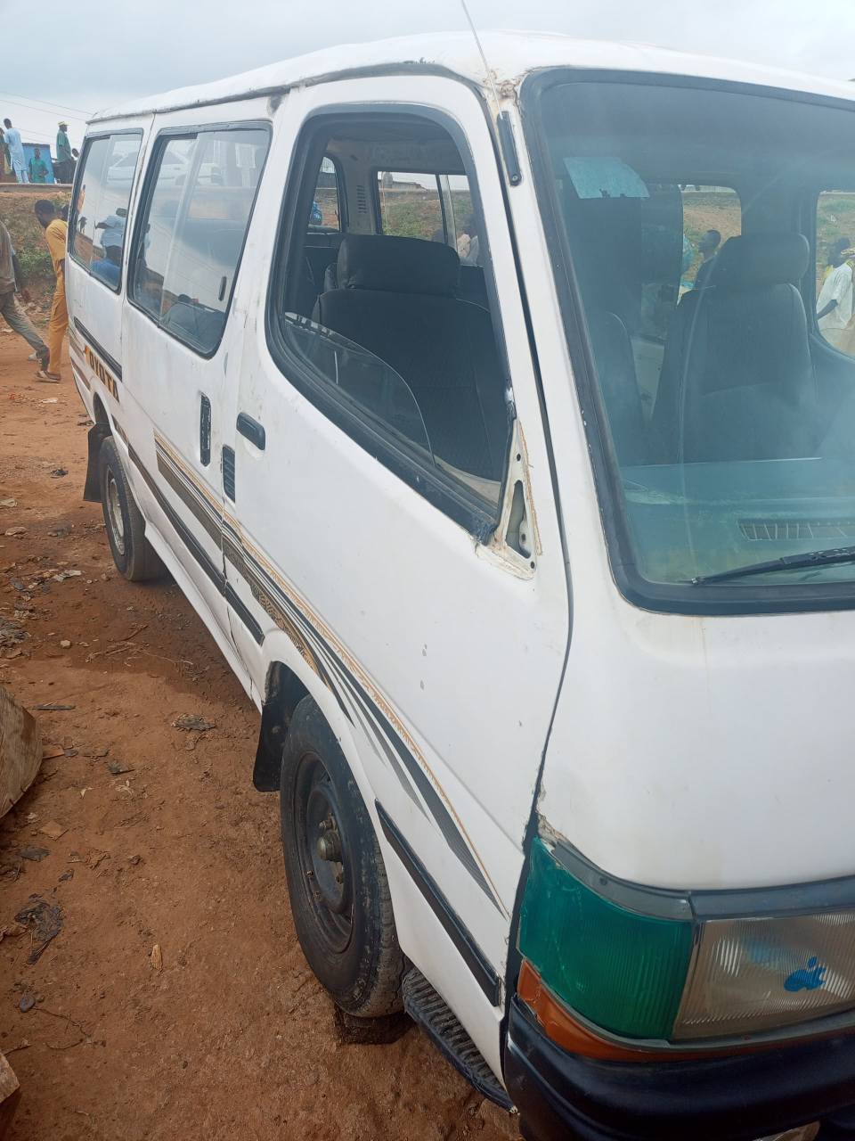 A picture of Toyota bomber buss