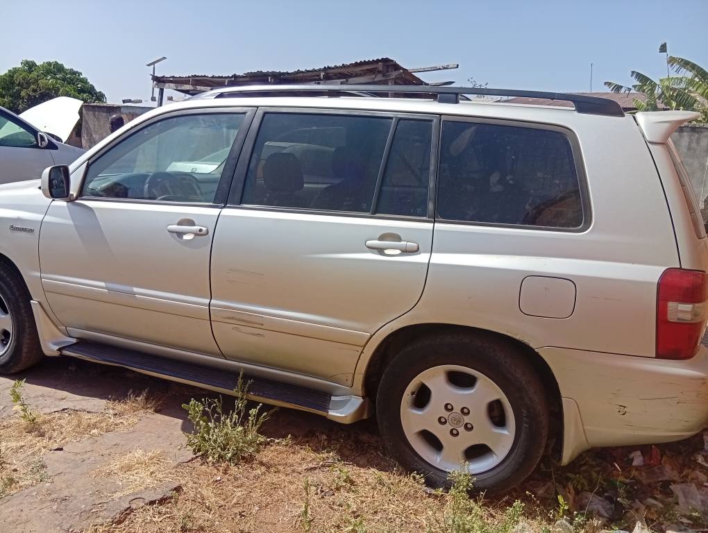 A picture of Toyota Highlander 2005