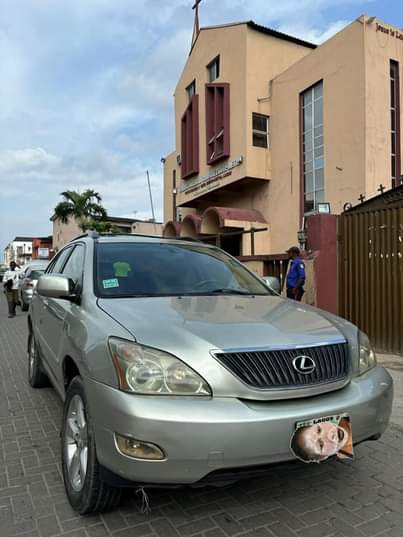 A picture of Sweet Deal V. Clean. 2004 Lexus. Rx330 Toks Standard. Registered