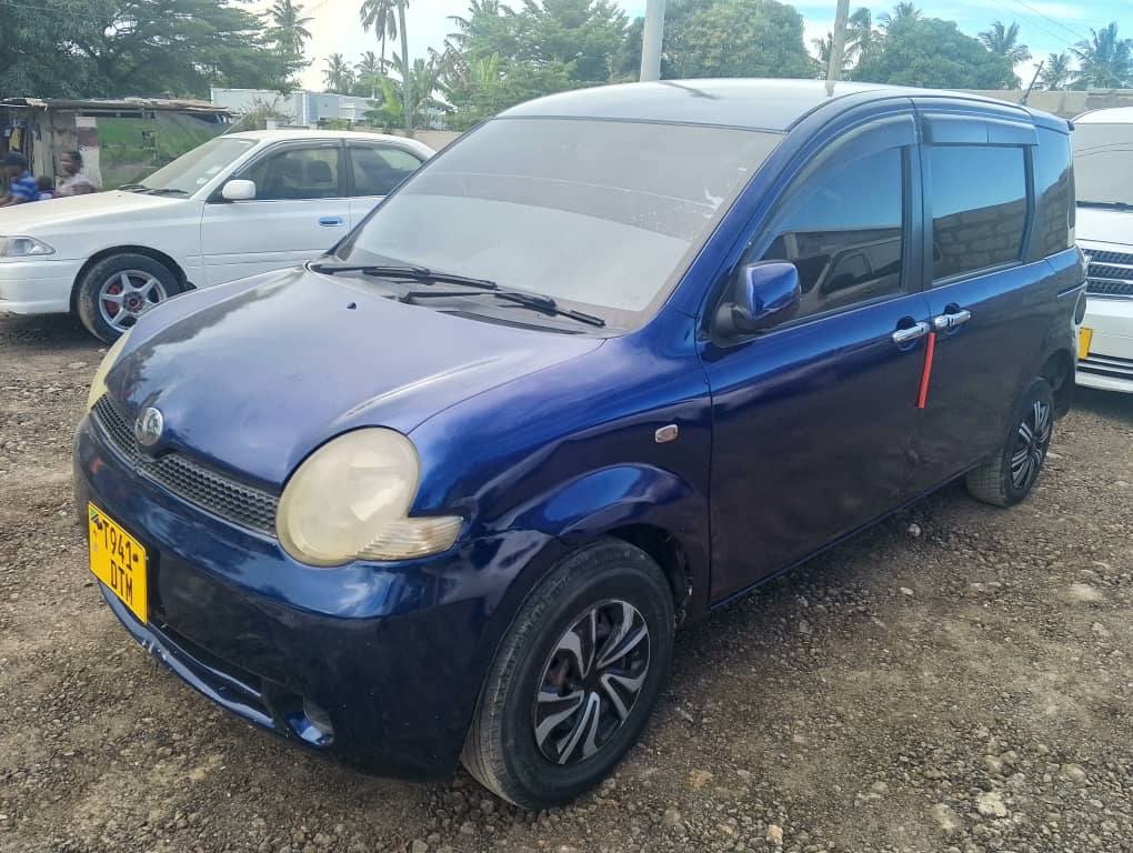 A picture of TOYOTA SIENTA