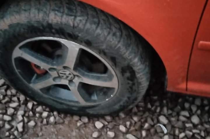 A picture of Vakswagen golf model 1999 number UAR 13m negotiable. For more