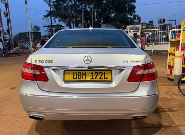 A picture of Benz E300