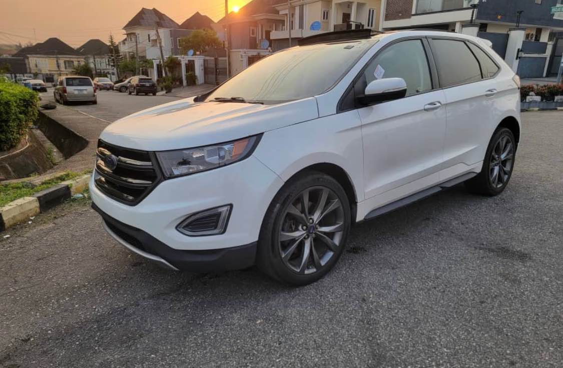 A picture of Foreign used 2017 Ford Edge