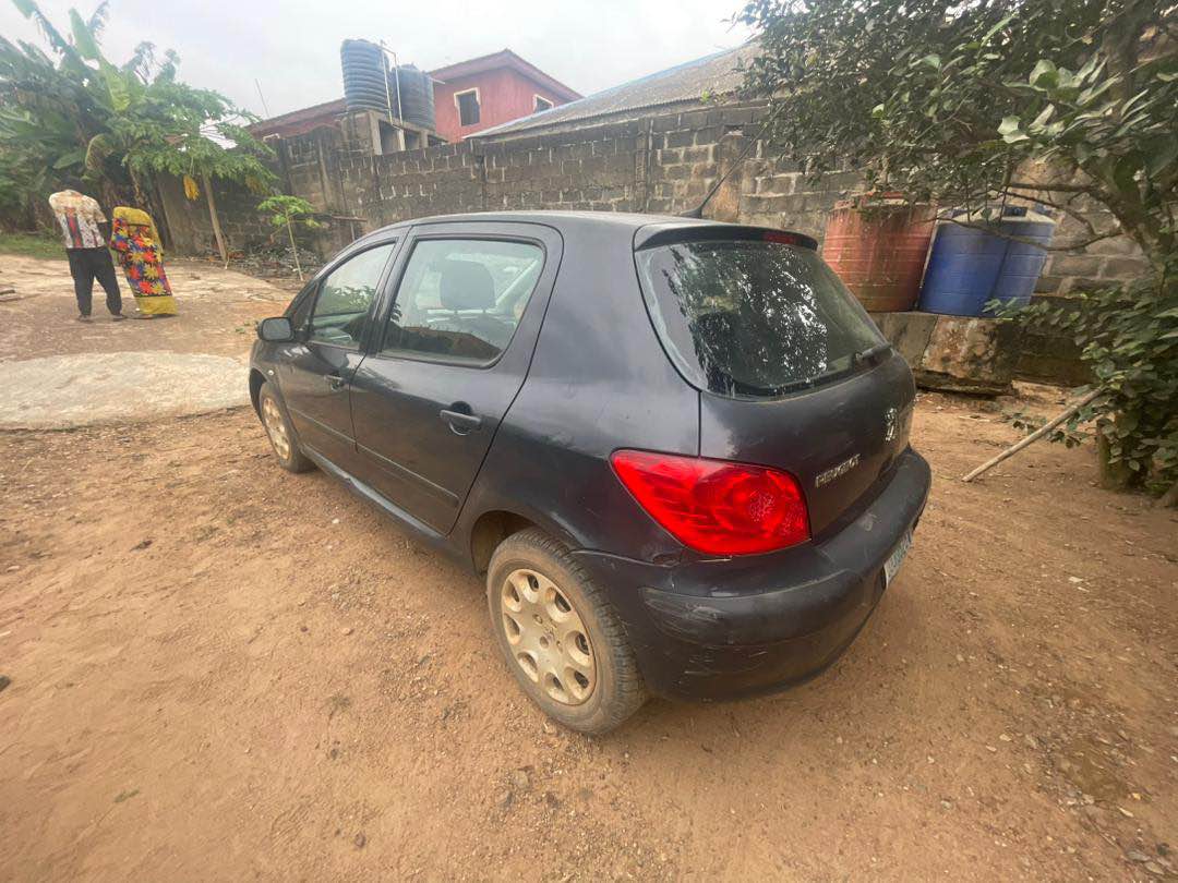 A picture of 2008 registered Peugeot manual transmission car is absolutely see and
