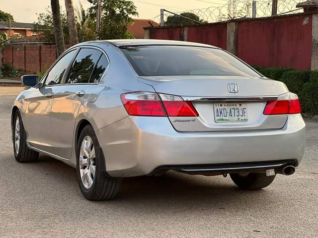 A picture of CLEAN USE HONDA 2014