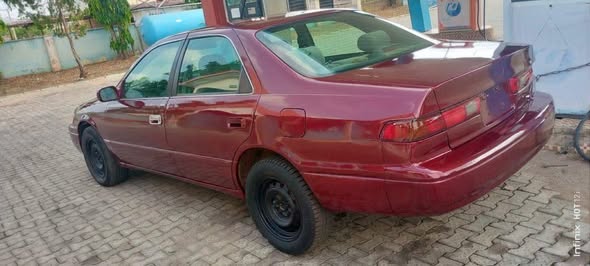 A picture of 1999 Toyota Camry