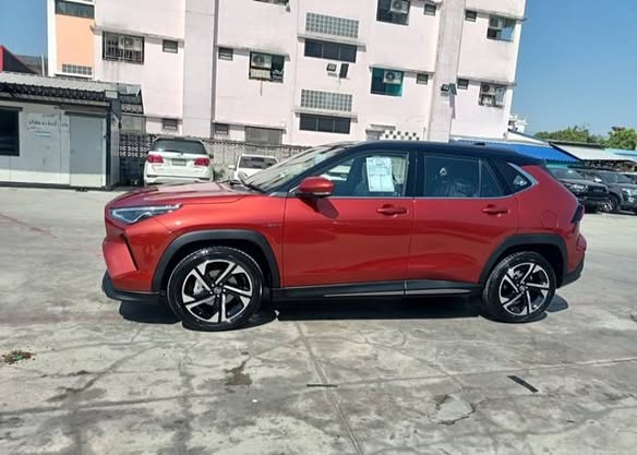 A picture of 2026 TOYOTA SUV PREMIUM LUXURY YARIS CROSS 1 5 2WD