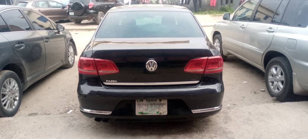 A picture of Volkswagen passat 2015 model