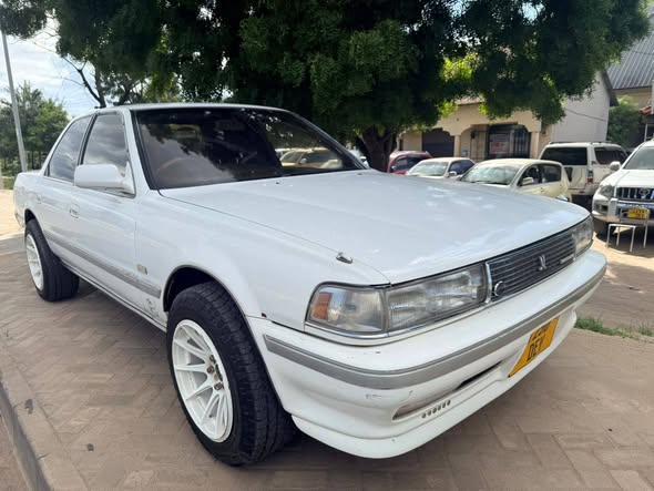A picture of TOYOTA CRESTA FULL DOCUMENT FULL AC ENG 1GGE CC 1990