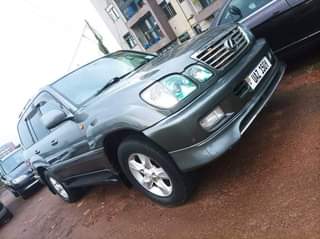 A picture of 1999 Toyota Land cruiser V8