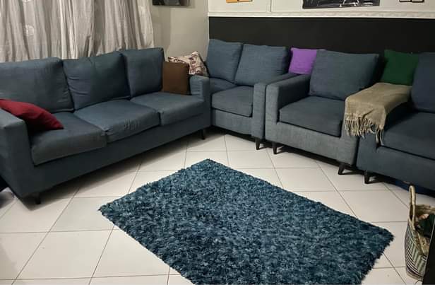 A picture of Sofa set
