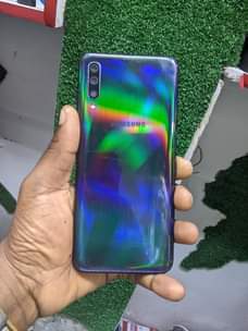 A picture of Samsung A70 gb 128