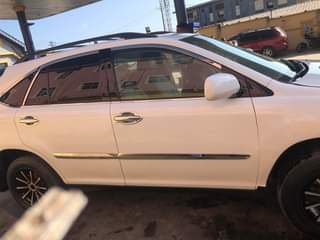 A picture of Lexus RX 330 2006 model