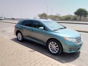 A picture of Super Clean 2010 Toyota Venza for quick Grab everything is