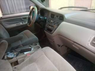 A picture of 2004 Honda Odyssey ac chilling perfect Odyssey