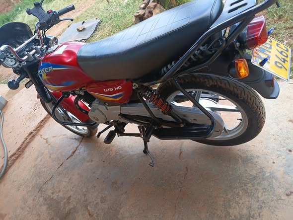 bajaj boxer