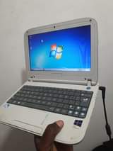 A picture of Mg laptops