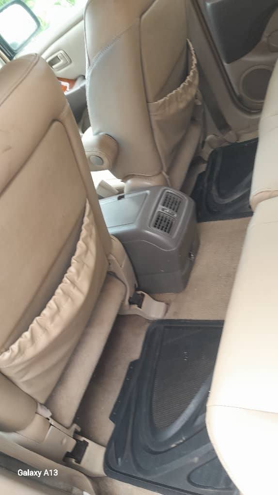 A picture of Neatly used Lexus RX300 in a pristine condition