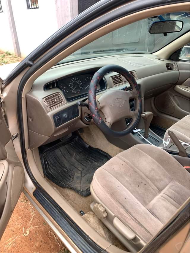 A picture of Toyota Camry pencil