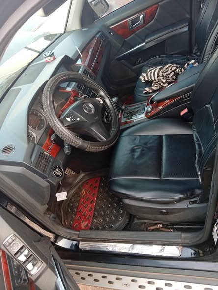 A picture of FIRST BODY 2011 MERCEDES BENZ GLK350